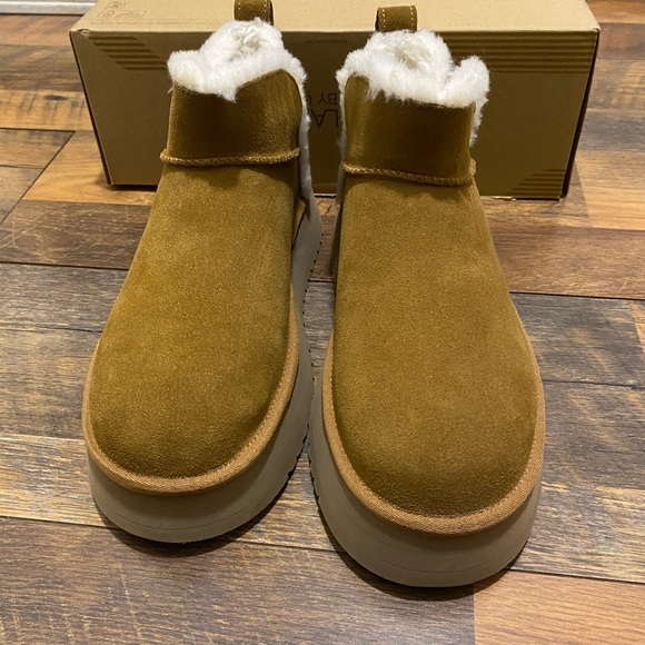 Koolaburra by UGG ultra mini platform Boots - Picture 3 of 8